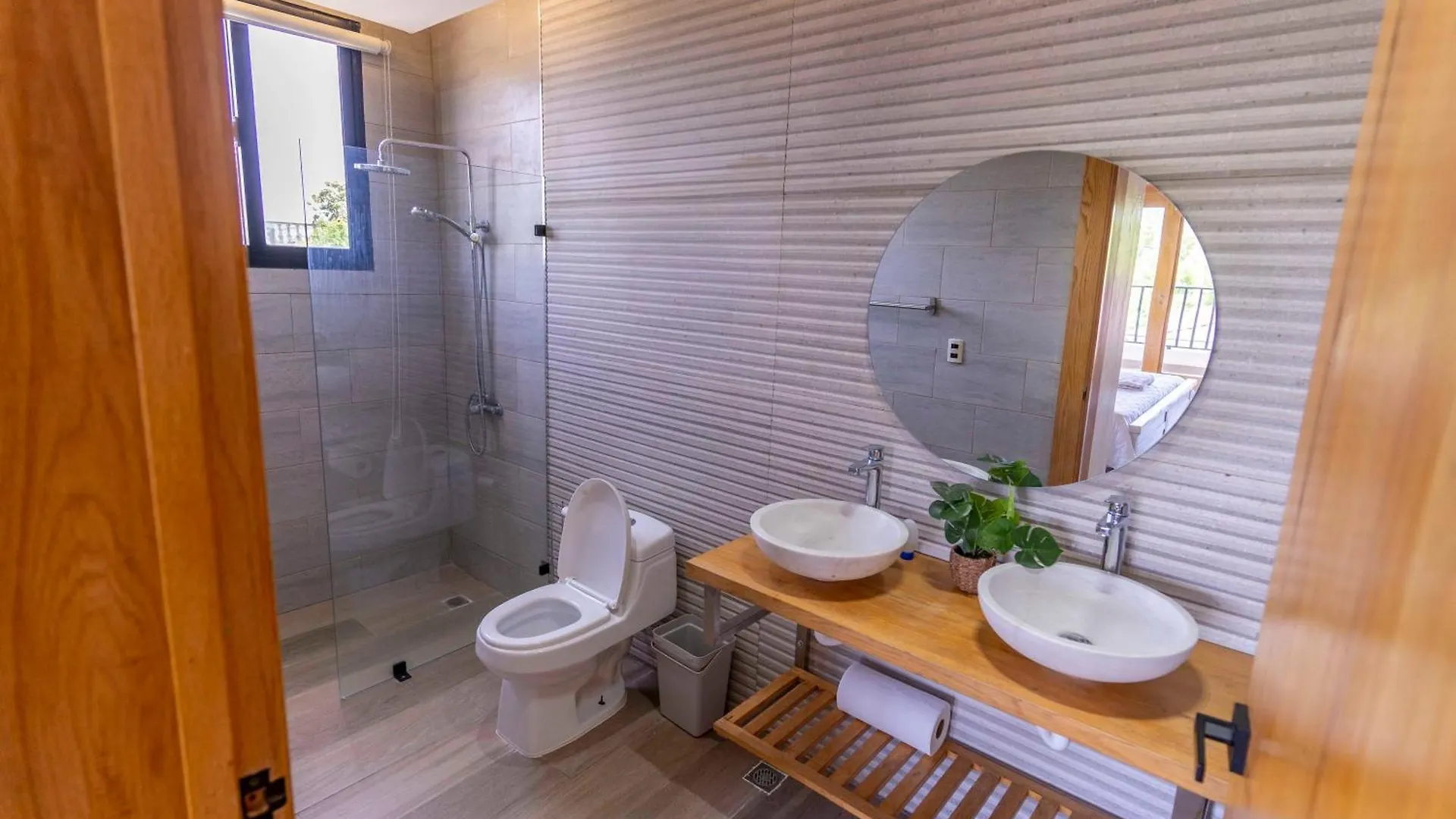Luxury Beach Villa With Private Pool, Jacuzzi, Beach Club Access With Restaurant & Adventure Nearby Bani 0*,
