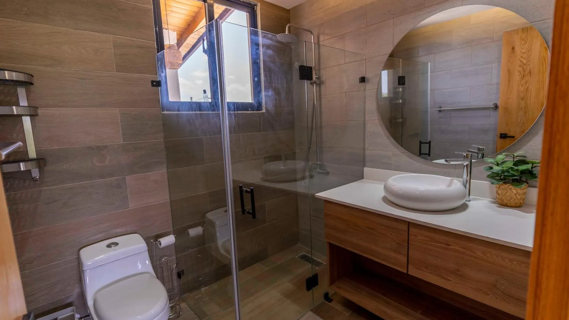 Luxury Beach Villa With Private Pool, Jacuzzi, Beach Club Access With Restaurant & Adventure Nearby Bani