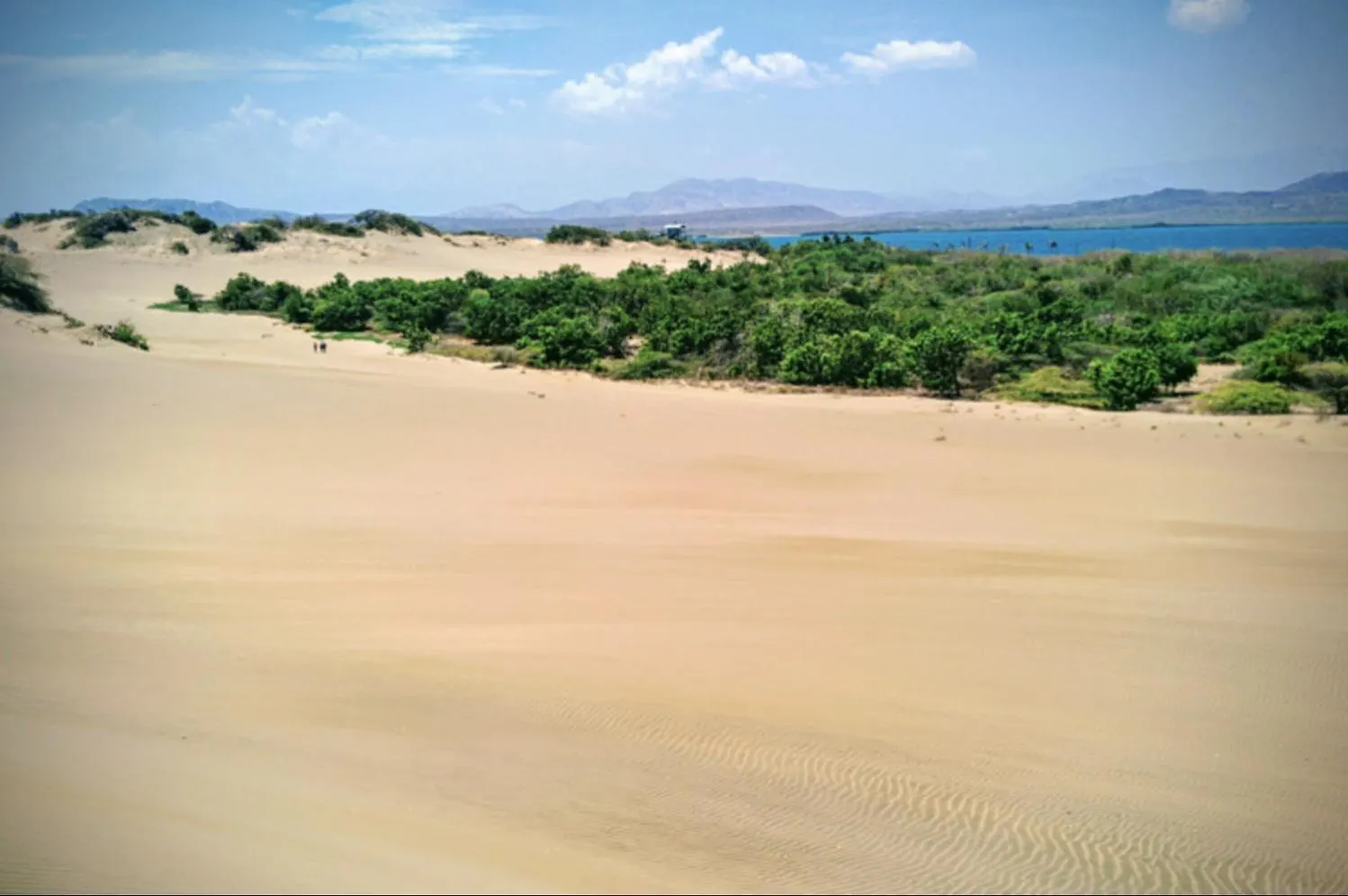 Luxury Beach Villa With Private Pool, Jacuzzi, Beach Club Access With Restaurant & Adventure Nearby Bani